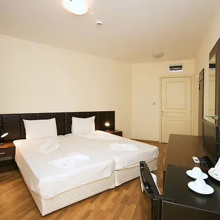 Golden Ina Hotel