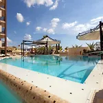 فندق Golden Ina 4*