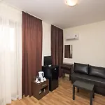 Golden Ina 4*