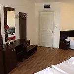 Golden Ina 4* ساني بيتش