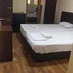 Golden Ina فندق ساني بيتش