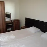 Golden Ina 4* ساني بيتش