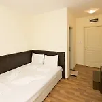 Golden Ina 4*