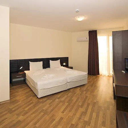 Golden Ina Отель 4*