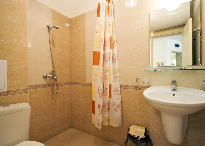 Hotell Golden Ina 4*