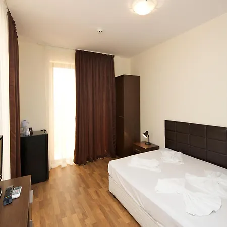 Golden Ina 4* Sluneční pobřeží