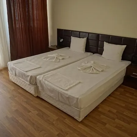 Golden Ina 4* Sluneční pobřeží