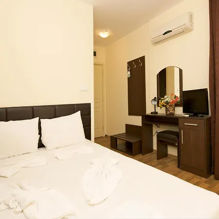Golden Ina Hotel 4*