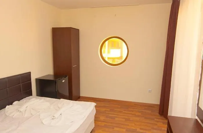 Hotell Golden Ina 4*