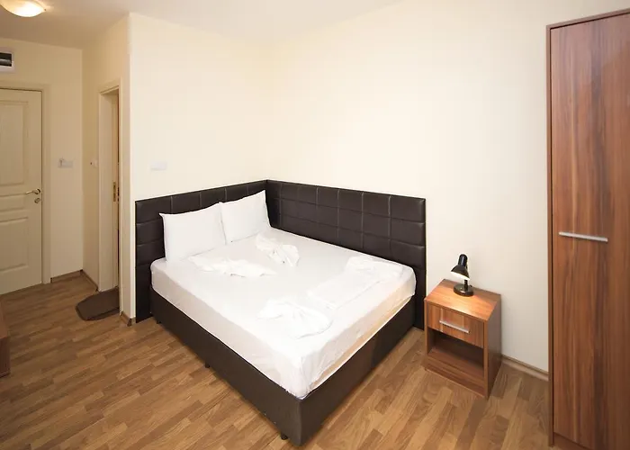 Hotell Golden Ina 4*